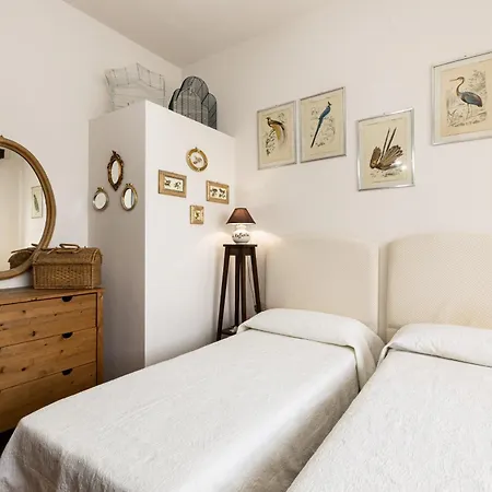 Raffaella Apartment *